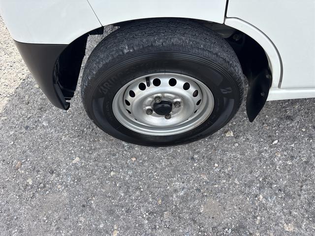 ハイゼットカーゴ ＤＸ　ＳＡＩＩＩ　一年保証　本土仕入れ　キーレス　前席パワーウィンドウ　ドライブレコーダー　エンジンオイル・バッテリー・ワイパーゴム新品（17枚目）