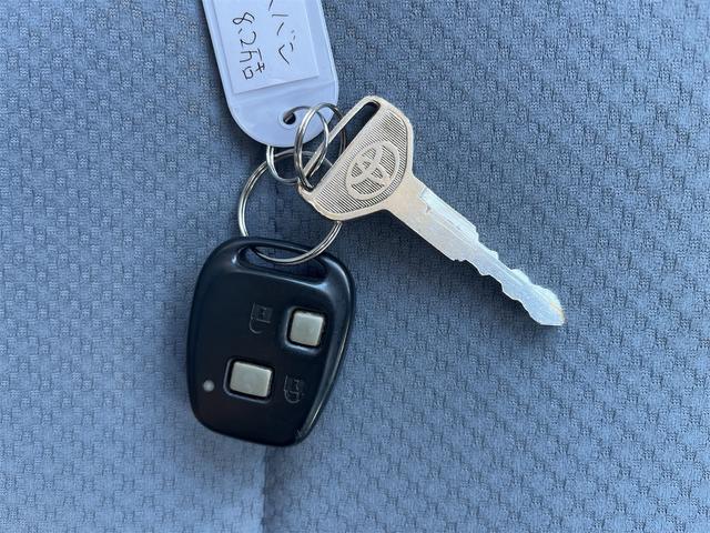 ピクシスバン デラックス　前席パワーウィンドウ　キーレスキー　Ｂｌｕｅｔｏｏｔｈ　エンジンオイル・バッテリー・ワイパーゴム新品（30枚目）