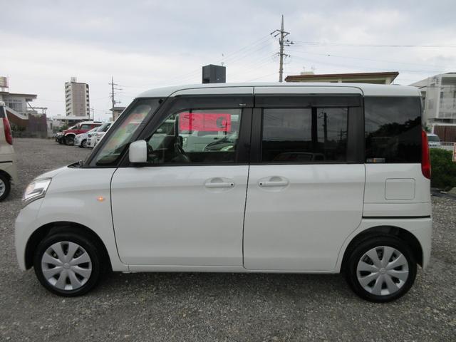 みてみて!安心修復歴なし☆こだわりの県外仕入れで塩害の影響ほぼなくキレイ☆車検整備付きで新品バッテリーをはじめオイル&フィルター&ワイパーゴムその他劣化してる部品はすべて交換します!新品タイヤ4本付き