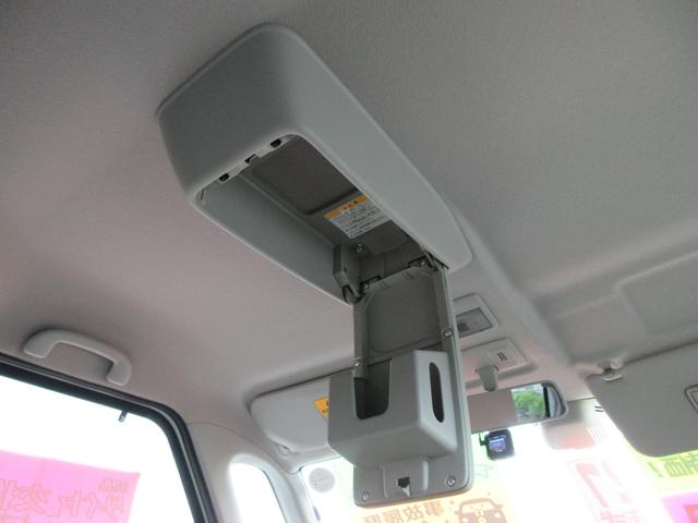 オーバーヘッドシェルフ、天井小物入れ付き