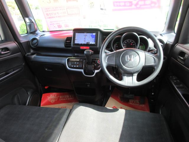 運転席ビュー！ベンチシートで広々空間！７インチナビ付き。