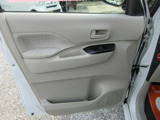 助手席ドアパネルもキレイ