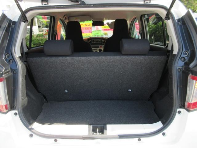 リアゲートＯＰＥＮ！リアシートそのままでも十分広いです。