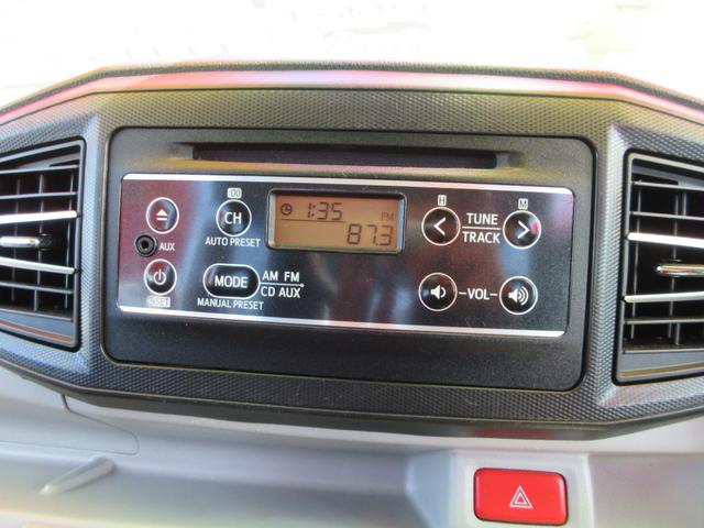 純正ＣＤ・ＡＵＸ・ＦＭＡＭオーディオ付きですが、ご希望あれば予算内でナビやブルートゥース、ＴＶ他オーディオ相談できますのでお気軽にスタッフまでどうぞ。