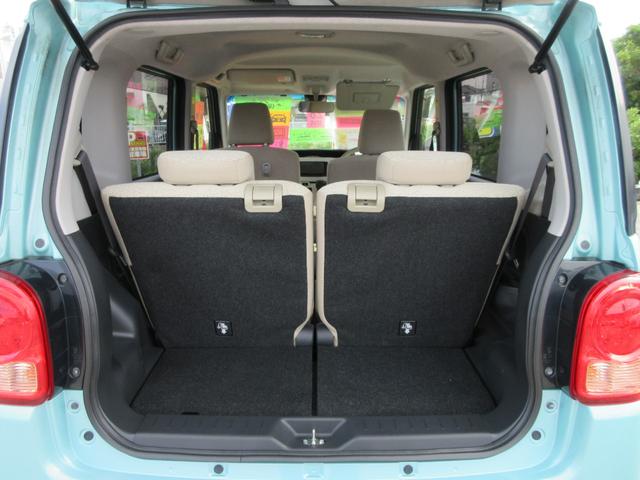 リアゲートＯＰＥＮ！リアシートそのままでも十分な荷室の広さ。