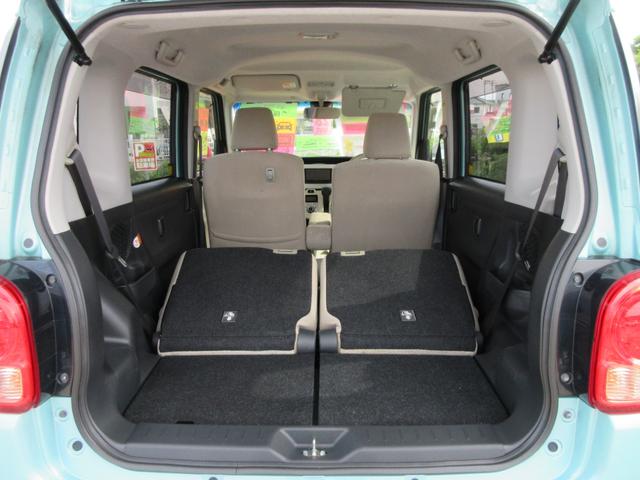 リアゲートＯＰＥＮ！荷物が多い時にはリアシートを前に倒し荷室を確保。