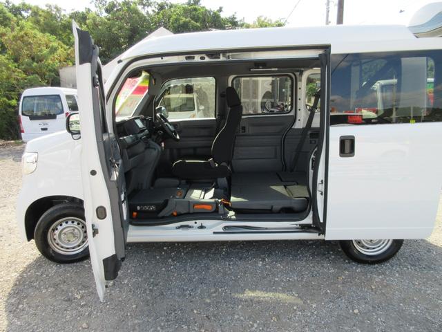 助手席側より、センターピラーレスＯＰＥＮドア！（全シートフルフラット荷室モード）