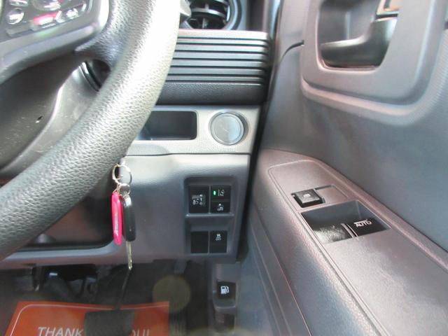 運転席右側より、ホンダセンシング先進安全装備の各種スイッチ他