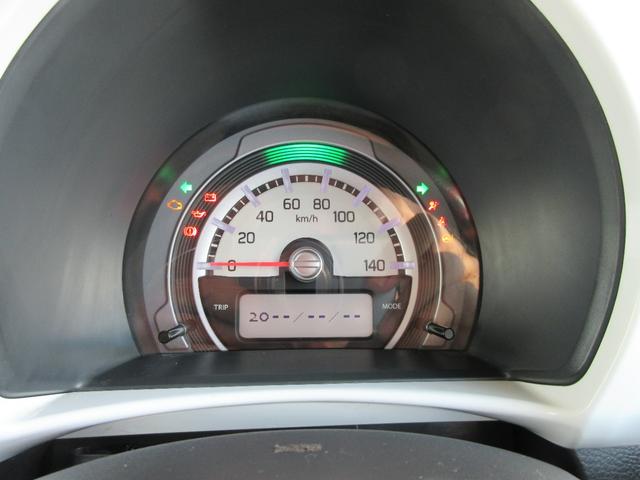 メーター内には低燃費運転をアシストするエコインジゲーターイルミネーション！低燃費運転時→グリーン、停車時・通常走行時→ブルーに色が変わります。