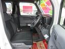 運転席シートより。