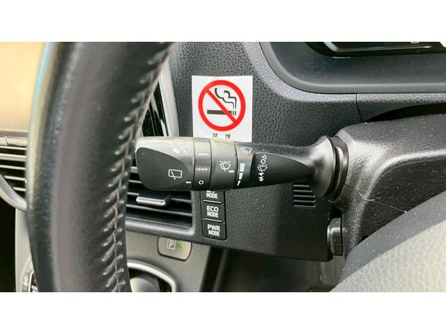 ヴォクシー ハイブリッドＶ　フルセグナビ　ＤＶＤ　ＳＤ　Ｂｌｕｅｔｏｏｔｈ　バックモニター　後席モニター　ＥＴＣ　両側パワースライドドア　プッシュスタート（31枚目）