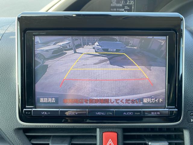 バックカメラも付いています。駐車の時に便利なのはもちろんの事、後方死角にいる子供たちに気が付くことができるので安心安全ですね