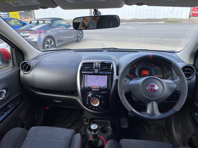 毎回座るフロントシート。運転席は必ず使用する部分ですので、座り心地が重要です！