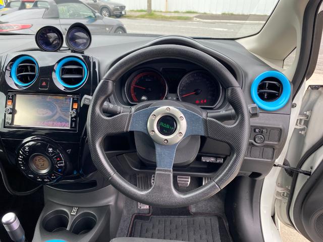 ハンドルの状態が悪いと運転に集中できませんよね。こちらの車、お気軽にお問い合わせください。