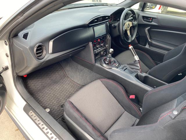 この度は当店のお車をご覧になっていただき、誠にありがとうございます。じっくり現車確認して頂けるよう、ご準備を致します!