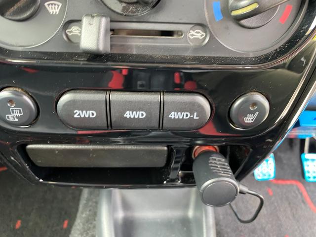 ジムニー 　Ｘアドベンチャー　５ＭＴ　県外仕入れ　リフトアップ　社外マフラー　社外バンパー　ＴＶ　４ＷＤ　ナビ　ＴＶ　電動格納ミラー　シートヒーター　　ＣＤ　ＵＳＢ　アルミホイール　エアコン　パワーウィンドウ（5枚目）