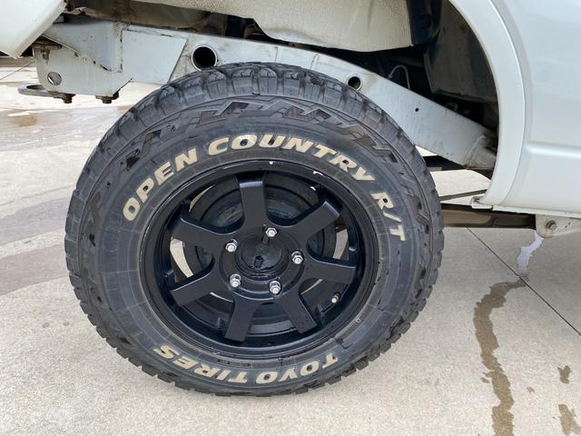 ジムニー 　Ｘアドベンチャー　５ＭＴ　県外仕入れ　リフトアップ　社外マフラー　社外バンパー　ＴＶ　４ＷＤ　ナビ　ＴＶ　電動格納ミラー　シートヒーター　　ＣＤ　ＵＳＢ　アルミホイール　エアコン　パワーウィンドウ（36枚目）