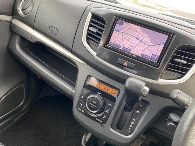 必ず使用するシフトレバー。確りと確認したいですね。