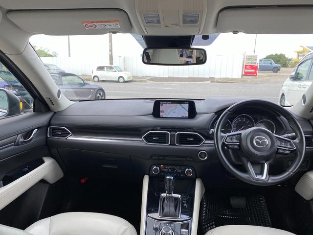 毎回座るフロントシート。運転席は必ず使用する部分ですので、座り心地が重要です！