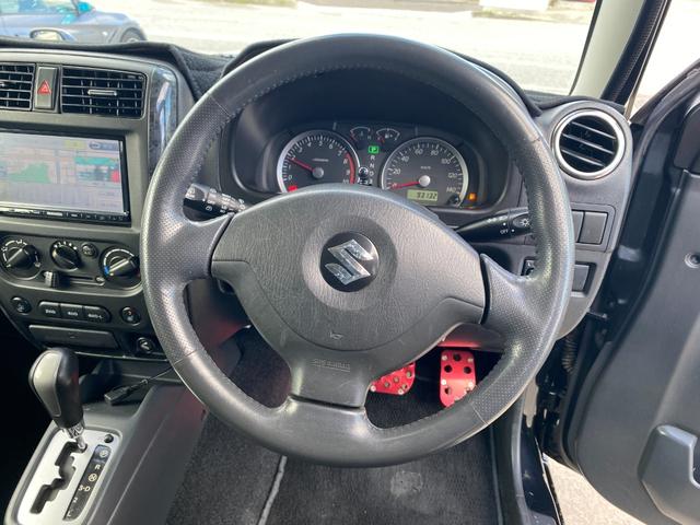 ジムニー ランドベンチャー　ＡＴ　リフトアップ　前後社外バンパー　社外マフラー　ミラー型ドラレコ　県外仕入れ　ＴＶ　４ＷＤ　ナビ　キーレスエントリー　シートヒーター　　ＡＢＳ　ルーフレール　アルミホイール　エアコン（3枚目）