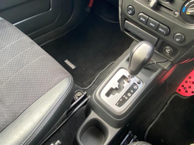 ジムニー ランドベンチャー　ＡＴ　リフトアップ　前後社外バンパー　社外マフラー　ミラー型ドラレコ　県外仕入れ　ＴＶ　４ＷＤ　ナビ　キーレスエントリー　シートヒーター　　ＡＢＳ　ルーフレール　アルミホイール　エアコン（5枚目）