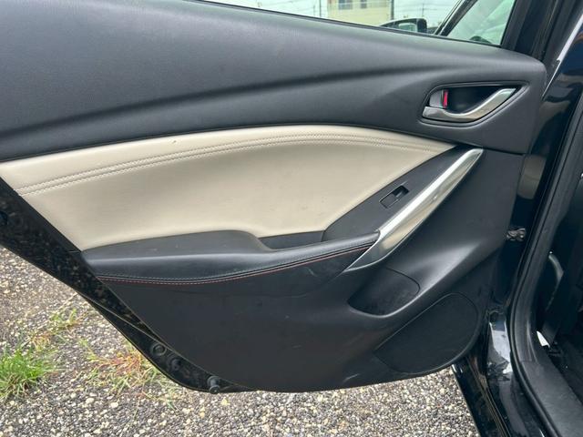 内装や外装も隅々までクリーニングしてからご納車致します♪ 中古車でも安心綺麗(*’▽’)