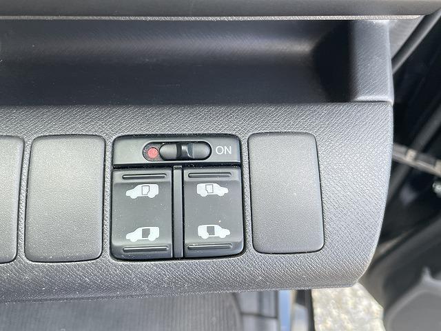 ロードサービスもおまかせください!レッカー、レンタカー貸出致します。レスキュー専用受付ダイヤルございます!異音、ランプがついた等小さなお困りごとでもいつでもお電話ください!