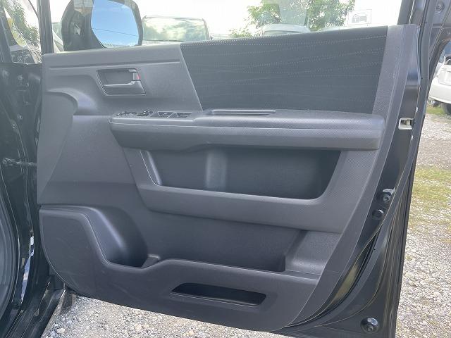 ライト類もしっかり真心を込めて磨いています!目が透き通っているとかっこよく見えますよね♪