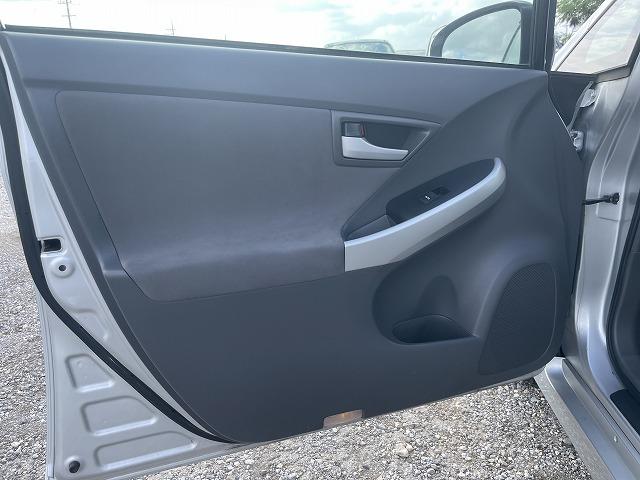 ライト類もしっかり真心を込めて磨いています!目が透き通っているとかっこよく見えますよね♪