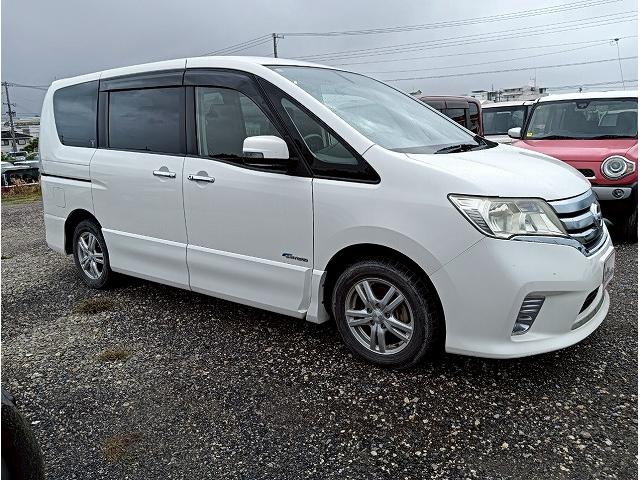 ロードサービスもおまかせください！レッカー、レンタカー貸出致します。レスキュー専用受付ダイヤルございます！異音、ランプがついた等小さなお困りごとでもいつでもお電話ください！