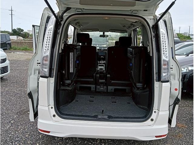 内装や外装も隅々までクリーニングしてからご納車致します♪　中古車でも安心綺麗（＊’▽’）