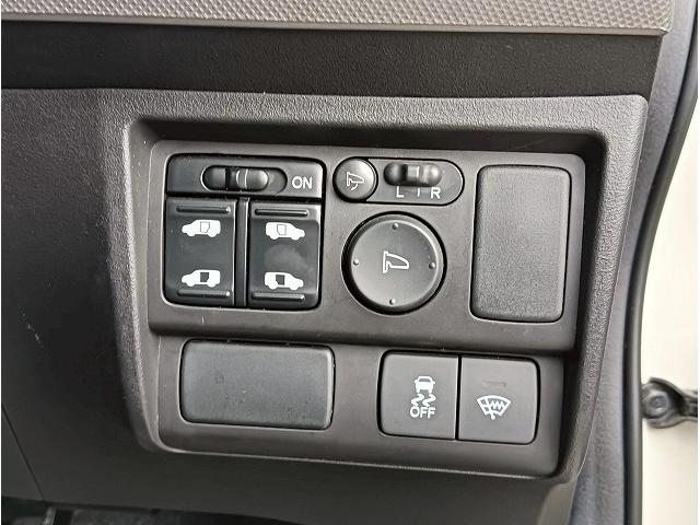 ロードサービスもおまかせください！レッカー、レンタカー貸出致します。レスキュー専用受付ダイヤルございます！異音、ランプがついた等小さなお困りごとでもいつでもお電話ください！