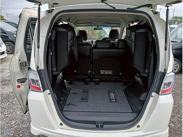 内装や外装も隅々までクリーニングしてからご納車致します♪　中古車でも安心綺麗（＊’▽’）