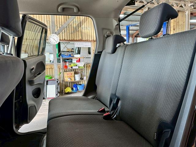 ライト類もしっかり真心を込めて磨いています！目が透き通っているとかっこよく見えますよね♪