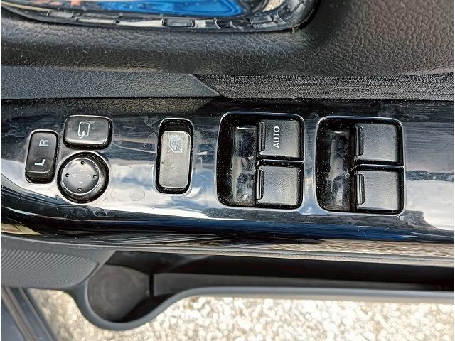 内装や外装も隅々までクリーニングしてからご納車致します♪　中古車でも安心綺麗（＊’▽’）