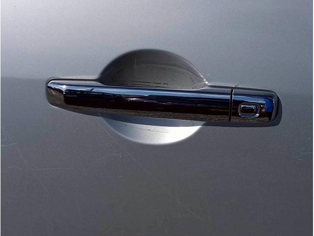 万が一の事故でも対応がよい任意保険も弊社で取り扱っておりますので、是非ご相談下さい。