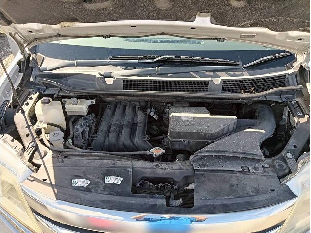 ライト類もしっかり真心を込めて磨いています！目が透き通っているとかっこよく見えますよね♪