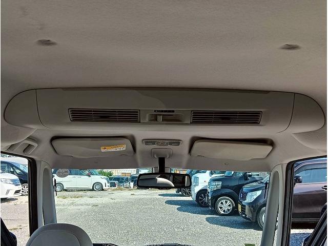 ライト類もしっかり真心を込めて磨いています！目が透き通っているとかっこよく見えますよね♪