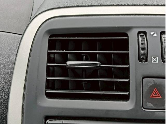 ☆内装も綺麗です☆内装も専門のスタッフが綺麗に清掃致します。気になるシートの汚れや天井の汚れもしっかり綺麗に致しますので、ご安心ください！