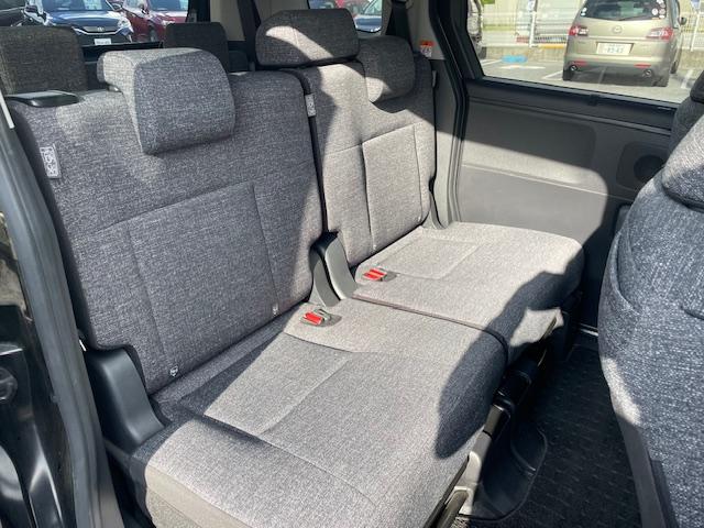 室内空間の広がりと車両感覚のつかみやすさをサポートする。