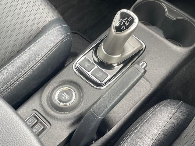 ユーポス豊見城店は軽自動車からコンパクトカー、ミニバン、スポーツカーまで様々な車種を取り揃えております。お客様の希望車種が見つからなくても全国から車両を探せます。お気軽にお問合せ下さい。