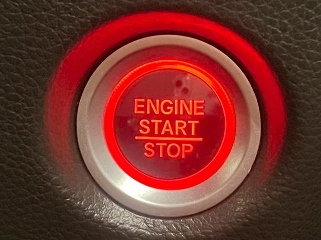 ユーポス豊見城店は軽自動車からコンパクトカー、ミニバン、スポーツカーまで様々な車種を取り揃えております。お客様の希望車種が見つからなくても全国から車両を探せます。お気軽にお問合せ下さい。