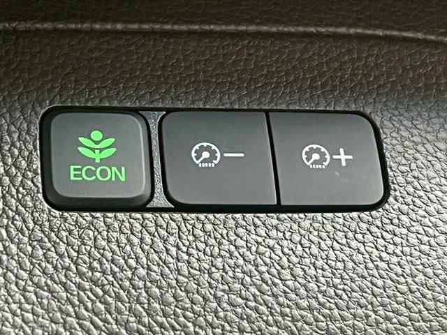 ユーポス豊見城店は軽自動車からコンパクトカー、ミニバン、スポーツカーまで様々な車種を取り揃えております。お客様の希望車種が見つからなくても全国から車両を探せます。お気軽にお問合せ下さい。