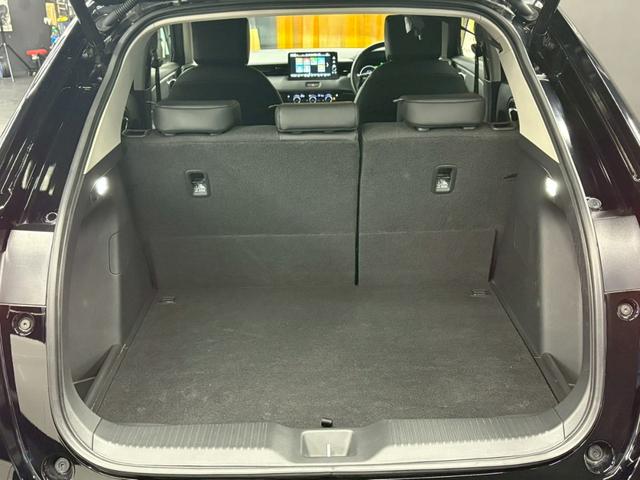 ★ゴルフバックも入るラゲッジスペース★室内長×室内幅×室内高	２０１０×１４４５×１２２５ｍｍ