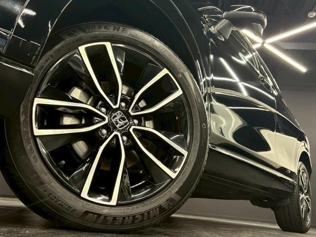 ★純正１８インチアルミホイール★タイヤサイズ（前・後）	２２５／５０Ｒ１８　９５Ｖ