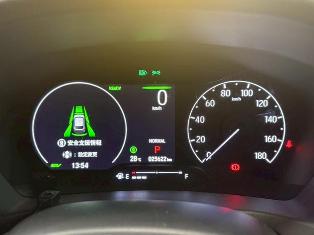 ユーポス豊見城店は軽自動車からコンパクトカー、ミニバン、スポーツカーまで様々な車種を取り揃えております。お客様の希望車種が見つからなくても全国から車両を探せます。お気軽にお問合せ下さい。