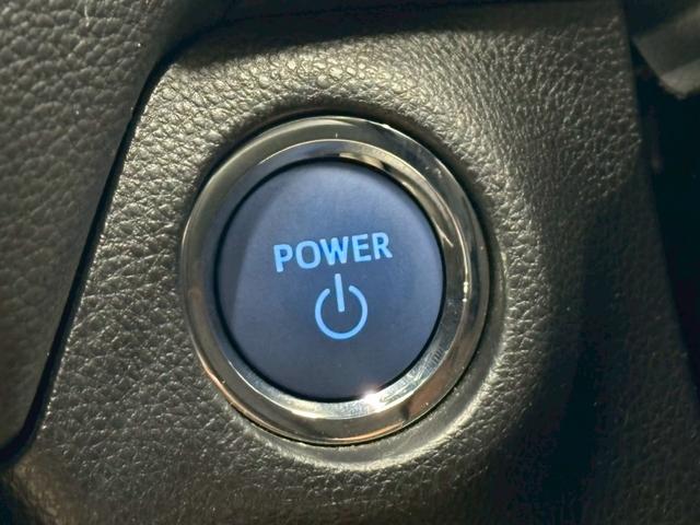 ユーポス豊見城店は軽自動車からコンパクトカー、ミニバン、スポーツカーまで様々な車種を取り揃えております。お客様の希望車種が見つからなくても全国から車両を探せます。お気軽にお問合せ下さい。