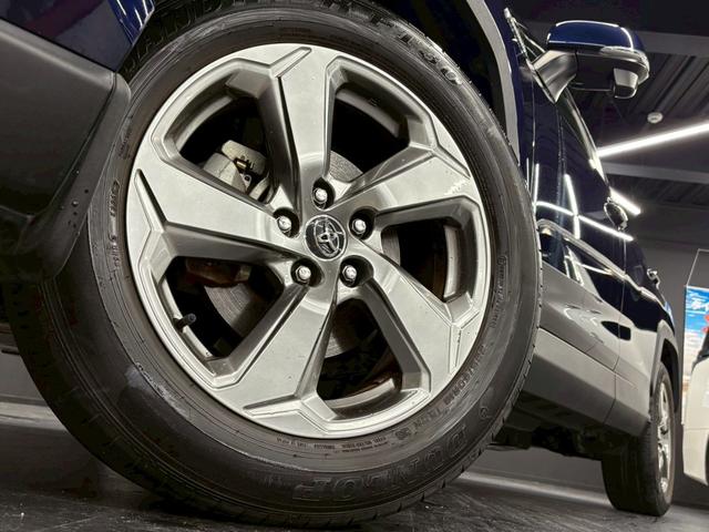 ユーポス豊見城店は軽自動車からコンパクトカー、ミニバン、スポーツカーまで様々な車種を取り揃えております。お客様の希望車種が見つからなくても全国から車両を探せます。お気軽にお問合せ下さい。