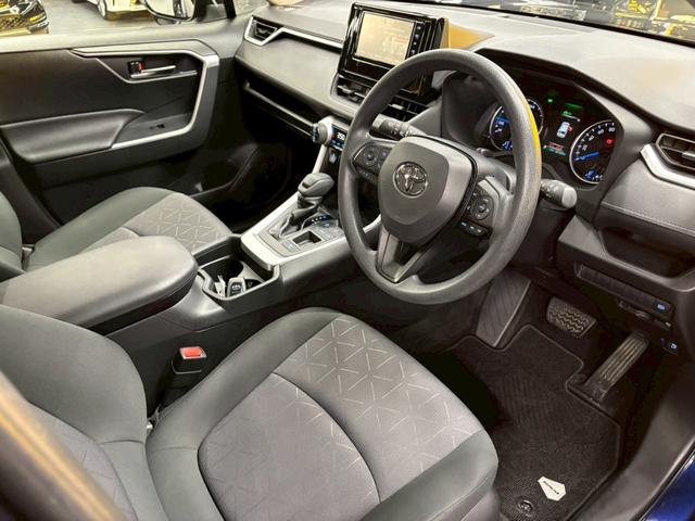 ユーポス豊見城店は軽自動車からコンパクトカー、ミニバン、スポーツカーまで様々な車種を取り揃えております。お客様の希望車種が見つからなくても全国から車両を探せます。お気軽にお問合せ下さい。