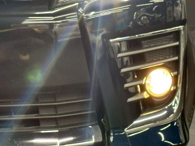 ヴォクシー ＺＳ　フリップダウンモニター　純正ＳＤナビ　バックモニター　アイドリングストップ　ステアリングスイッチ　ドライブレコーダー　両側パワースライドドア　スマートキー　ＥＴＣ　県内買取車両　保証対象車両（26枚目）